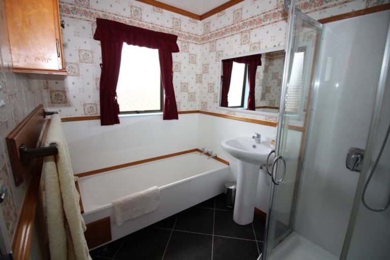 Photo of property in 16 Smith Street, Dannevirke, 4930