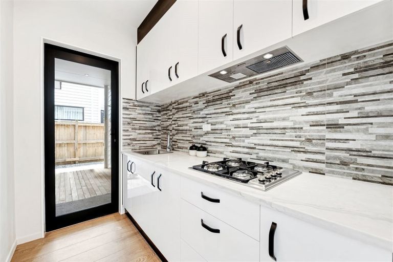 Photo of property in 51 Hikuawa Road, Flat Bush, Auckland, 2019