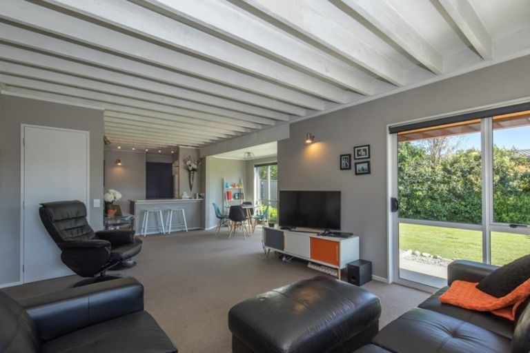 Photo of property in 42 Frye Crescent, Albert Town, Wanaka, 9305