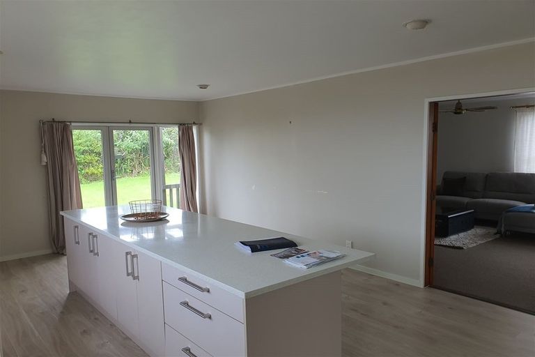 Photo of property in 17 Bodi Place, Te Atatu South, Auckland, 0610