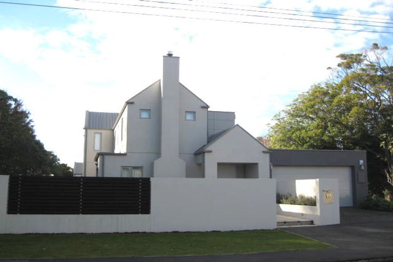 Photo of property in 18 Bryndwr Road, Fendalton, Christchurch, 8052