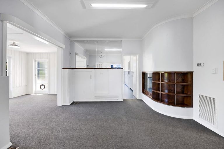 Photo of property in 14 Dives Avenue, Hawera, 4610