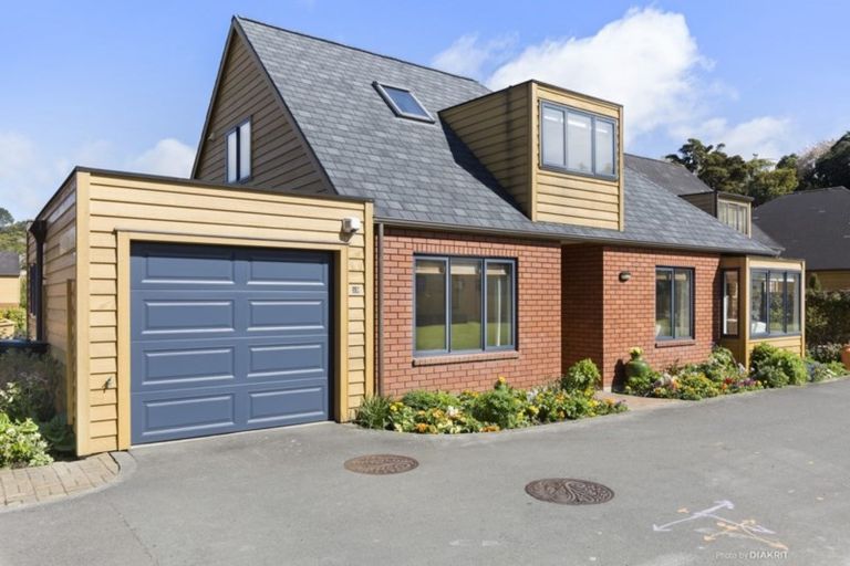 Photo of property in 19 Futuna Close, Karori, Wellington, 6012