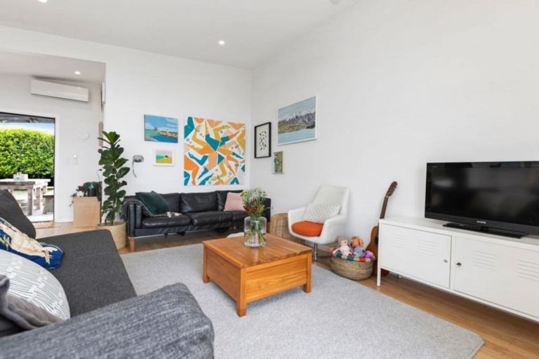 Photo of property in 35 Seaway Terrace, Otumoetai, Tauranga, 3110