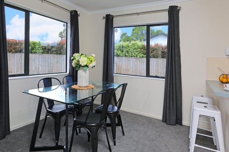 Photo of property in 23 Greenberry Drive, Ranui, Auckland, 0612