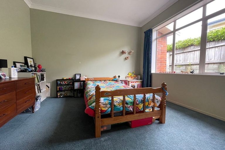 Photo of property in 35 Erlestoke Crescent, Churton Park, Wellington, 6037