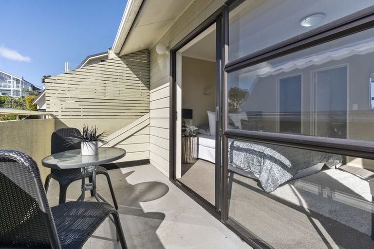 Photo of property in 1/13 Garadice Road, Rothesay Bay, Auckland, 0630