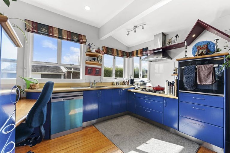 Photo of property in 12 Rawhiti Street, Vogeltown, New Plymouth, 4310