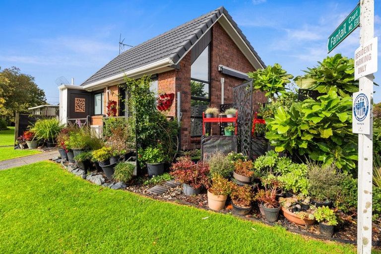 Photo of property in 1 Fantail Court, Orewa, 0931