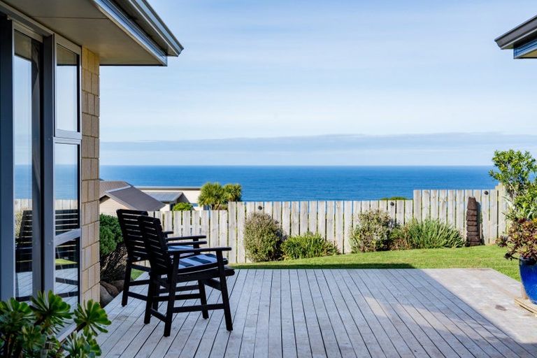 Photo of property in 37 Highgrove, Saint Clair, Dunedin, 9012