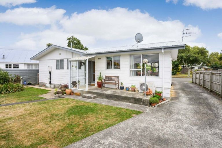 Photo of property in 79 Apollo Parade, Milson, Palmerston North, 4414