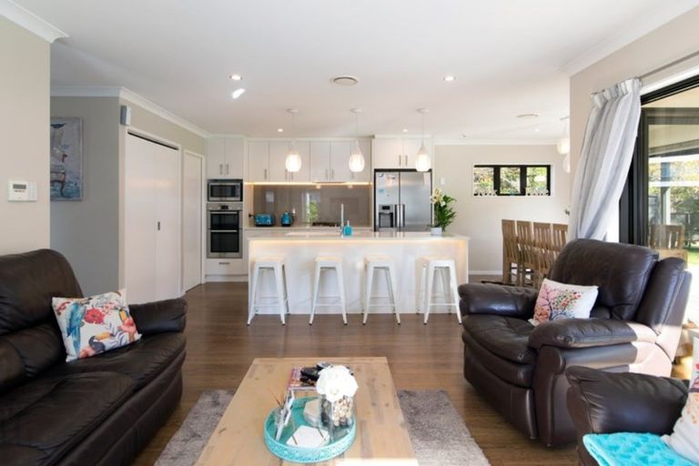 Photo of property in 29 Wautaiti Drive, Riverhead, 0820