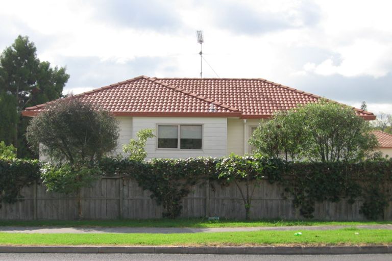 Photo of property in 10a Links Road, New Lynn, Auckland, 0600