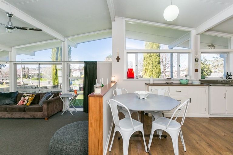 Photo of property in 24 Mangarau Crescent, Havelock North, 4130