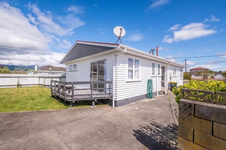 Photo of property in 15 Bledisloe Street, Levin, 5510