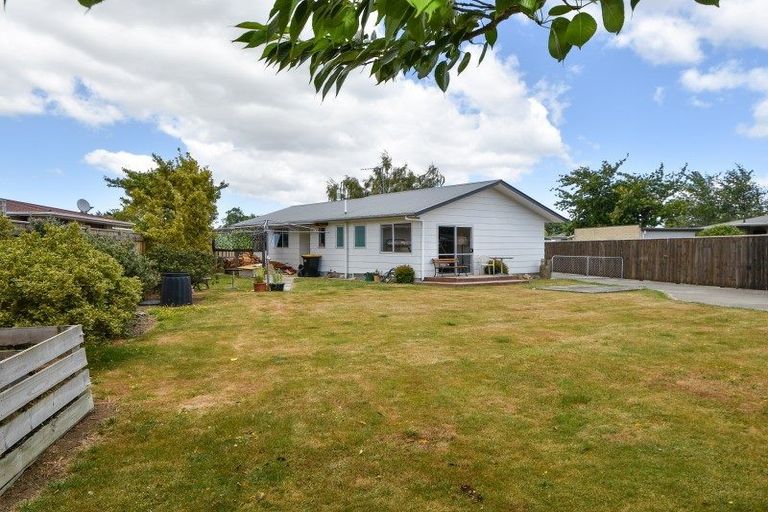 Photo of property in 16 Fisher Place, Carterton, 5713