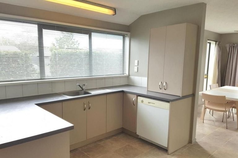 Photo of property in 34 Euston Street, Riccarton, Christchurch, 8041