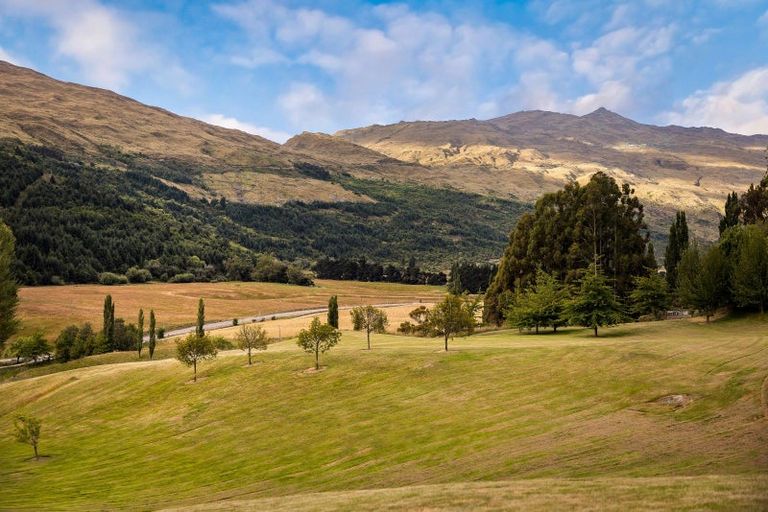 Photo of property in 80 Toka Road, Dalefield, Queenstown, 9371