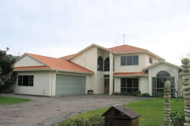 Photo of property in 10 Fernwater Place, Flagstaff, Hamilton, 3210