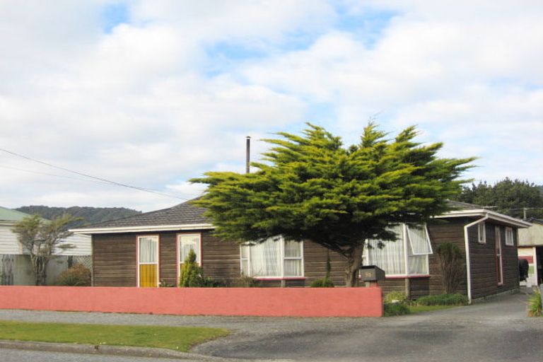 Photo of property in 59 Blake Street, Blaketown, Greymouth, 7805
