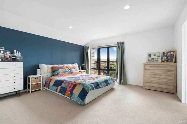 Photo of property in 9/18 Pannill Place, Oteha, Auckland, 0632