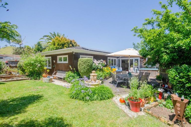 Photo of property in 9 Titoki Avenue, Mangere Bridge, Auckland, 2022