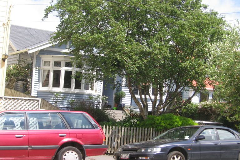 Photo of property in 14 Queen Street, Mount Victoria, Wellington, 6011