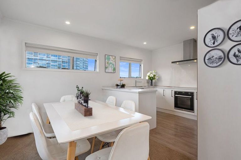 Photo of property in 3/15 Omana Road, Milford, Auckland, 0620