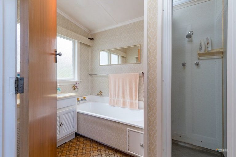 Photo of property in 12 Whanake Street, Titahi Bay, Porirua, 5022