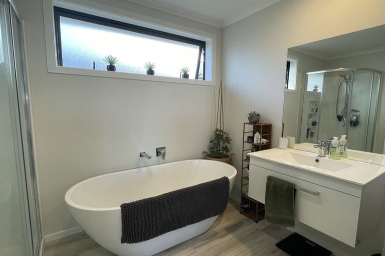 Photo of property in 18 Anchor Crescent, Papamoa, 3118