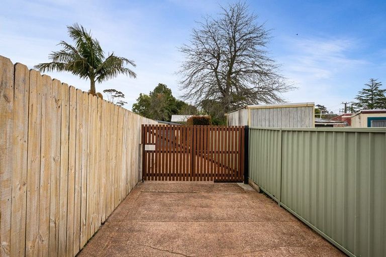 Photo of property in 1b Arney Road, Ranui, Auckland, 0612