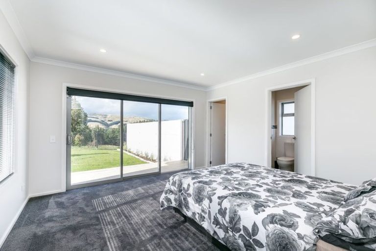 Photo of property in 90 Endeavour Drive, Whitby, Porirua, 5024
