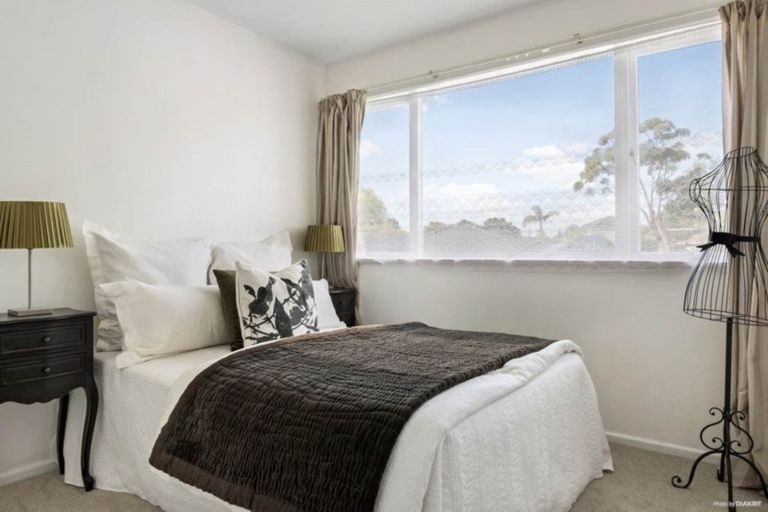 Photo of property in 1c Kuaka Place, New Lynn, Auckland, 0600