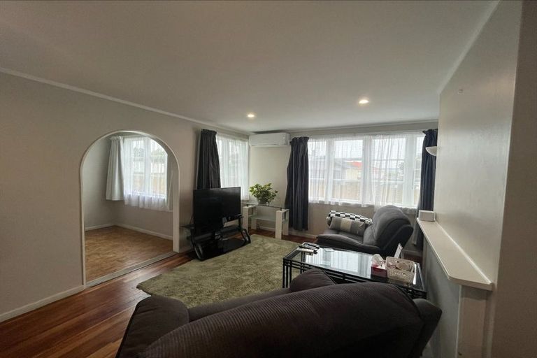 Photo of property in 11 Goldsmith Crescent, Levin, 5510