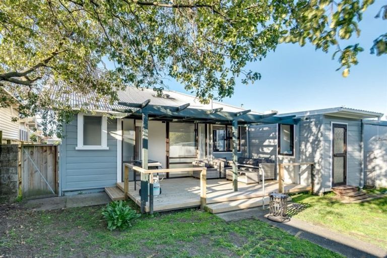 Photo of property in 82 Vigor Brown Street, Napier South, Napier, 4110