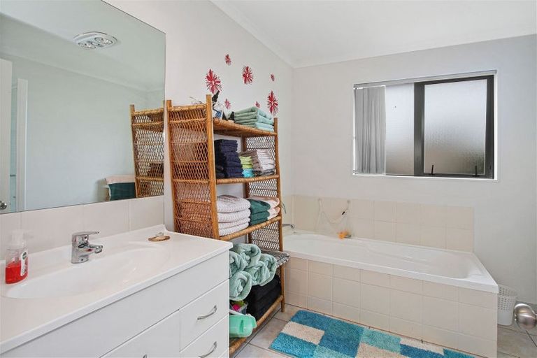 Photo of property in 7 Crispe Road, Clarks Beach, 2122