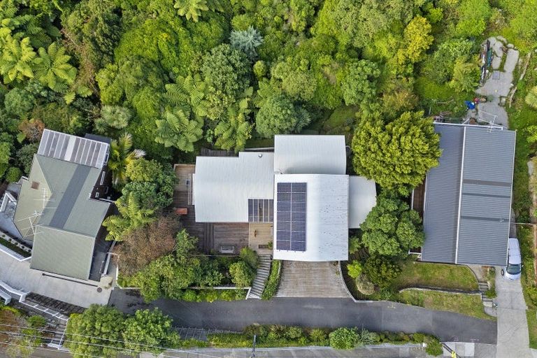 Photo of property in 12-12a Maungaraki Road, Korokoro, Lower Hutt, 5012