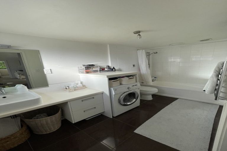 Photo of property in 5 Stafford Street, Mount Victoria, Wellington, 6011