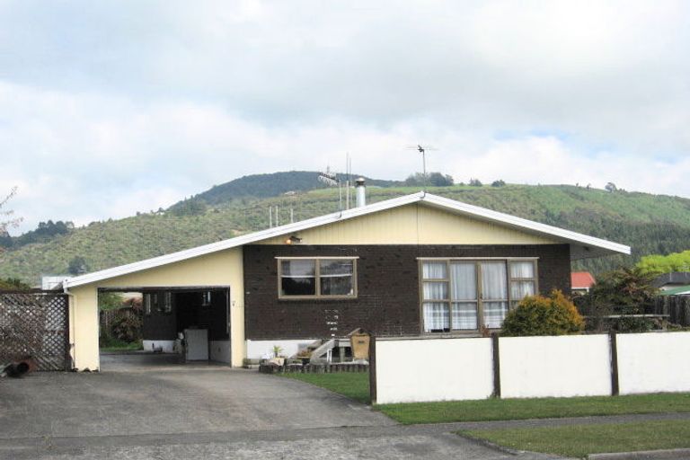 Photo of property in 99 Aquarius Drive, Kawaha Point, Rotorua, 3010