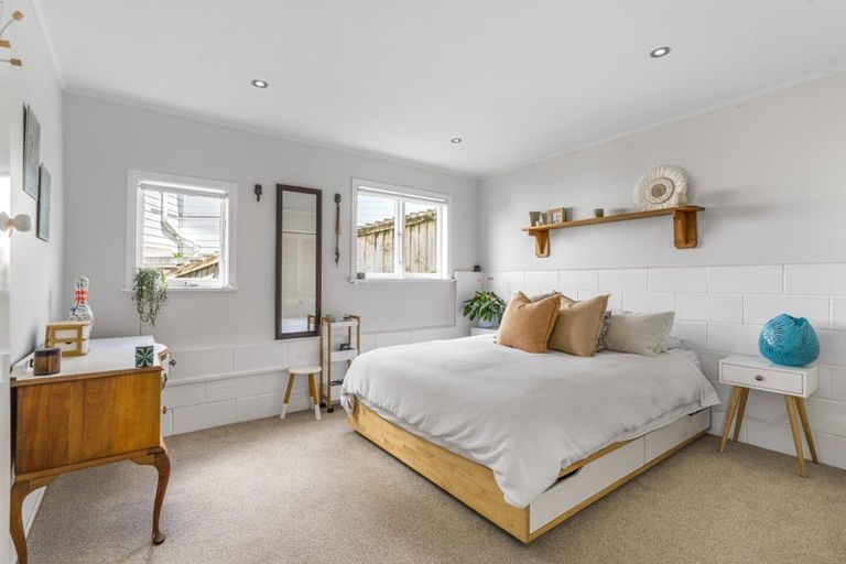 Photo of property in 137 Sandspit Road, Shelly Park, Auckland, 2014