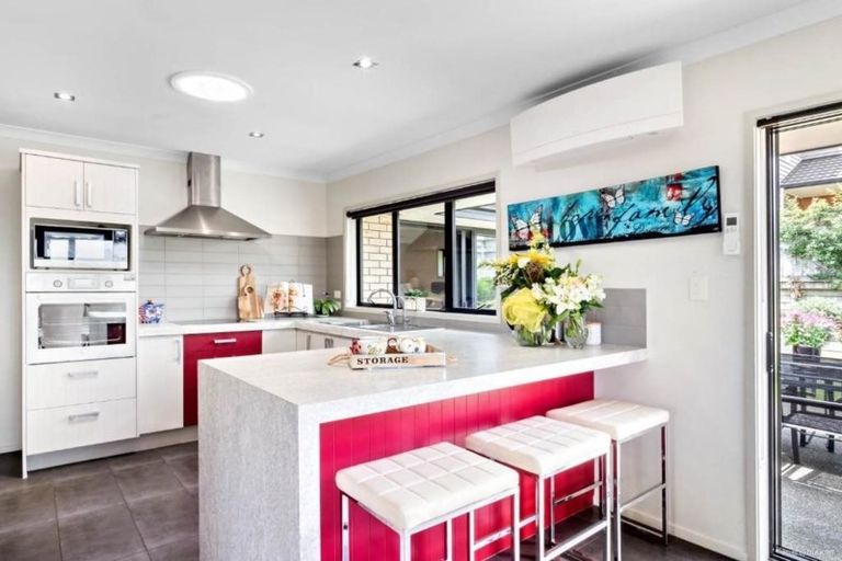 Photo of property in 12 Ludlow Place, Pukekohe, 2120