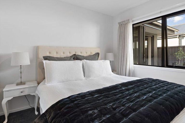 Photo of property in 13 Howden Drive, Jacks Point, 9371