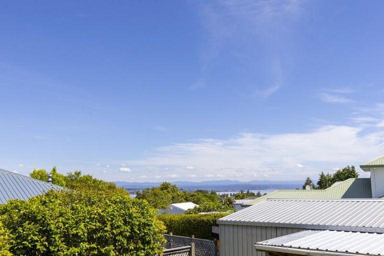 Photo of property in 28 Lakeridge Close, Rangatira Park, Taupo, 3330