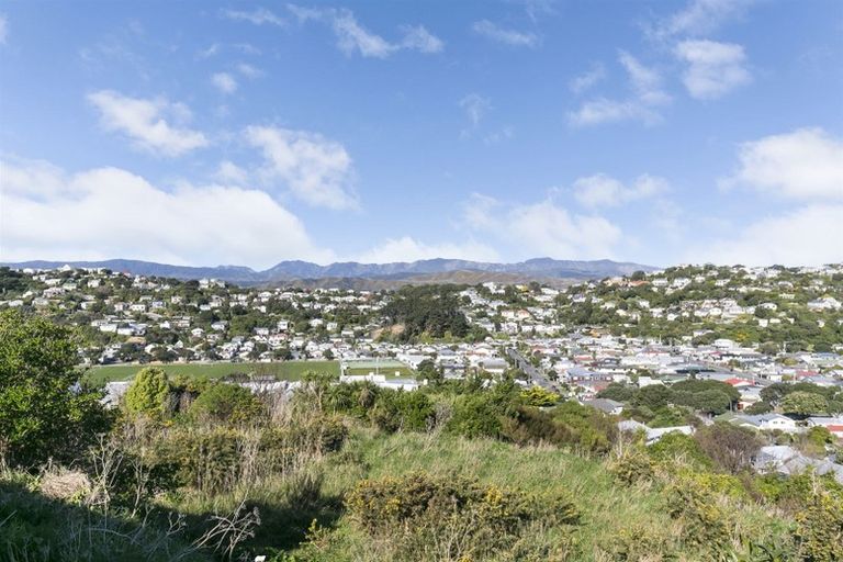 Photo of property in 12a Waiwera Crescent, Maupuia, Wellington, 6022