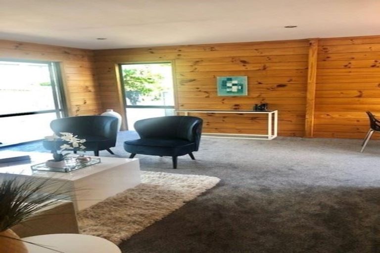 Photo of property in 39 Catalina Crescent, Forrest Hill, Auckland, 0620