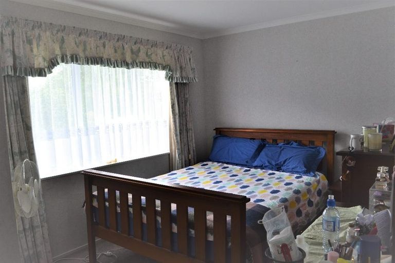 Photo of property in 33 Abby Road, Fitzherbert, Palmerston North, 4410