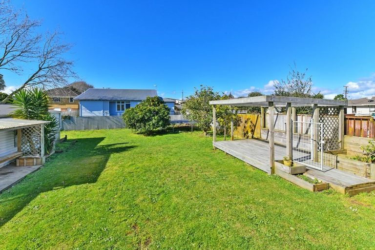 Photo of property in 1 Puriri Road, Manurewa, Auckland, 2102