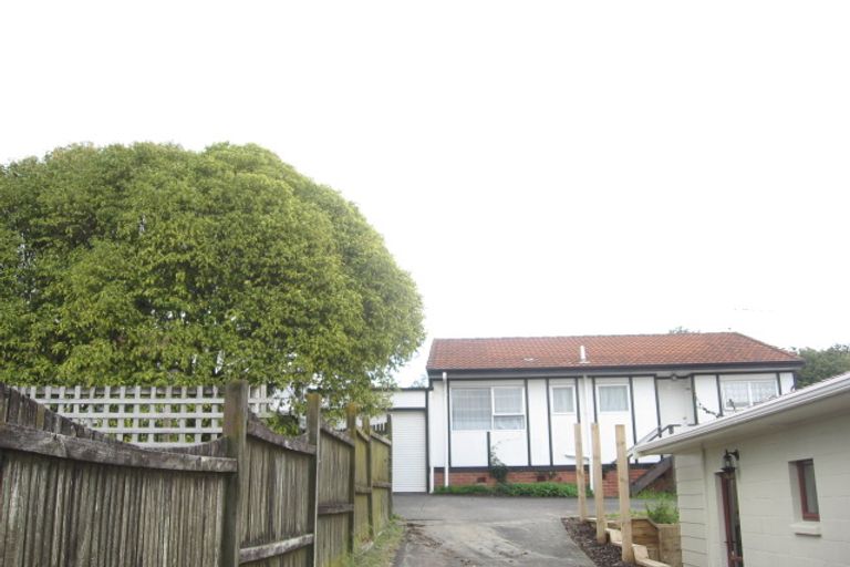 Photo of property in 2/5 Cheam Place, Pakuranga Heights, Auckland, 2010