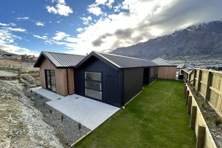 Photo of property in 6 Friesian Close, Jacks Point, 9371