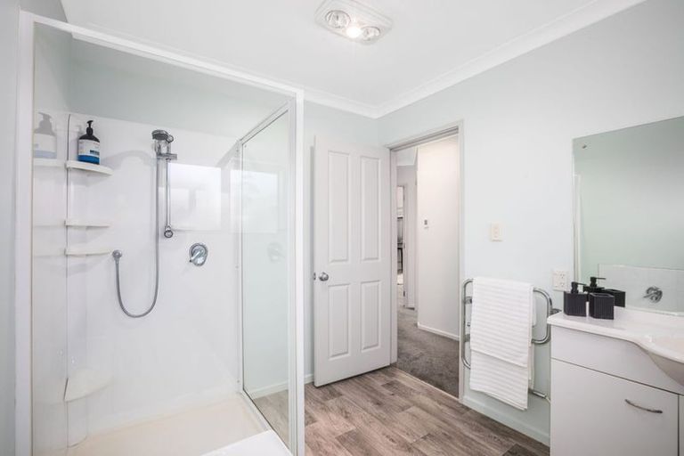 Photo of property in 5 Colin Guppy Crescent, Riverstone Terraces, Upper Hutt, 5018